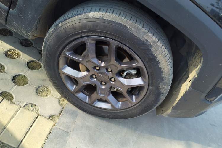 Used Jeep Renegade 2017 180T Automatic Kinetic Edition+ Right Front Wheel Hub