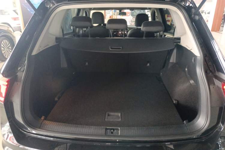 Used Volkswagen Tiguan L 2021 280TSI Automatic Two-Wheel Drive Smart Edition Trunk