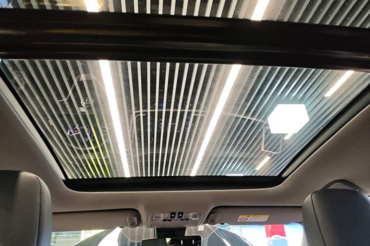 Used Toyota Highlander 2018 2.0T Four-Wheel Drive Luxury Edition 7 Seats China V Emission Standard