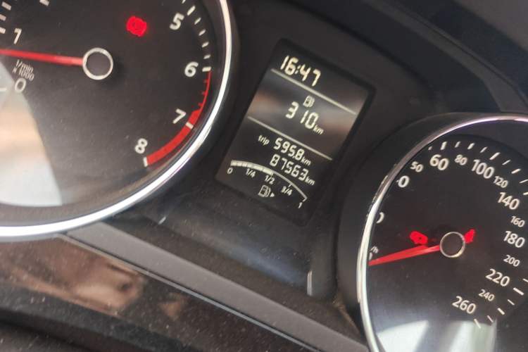 Used Volkswagen Sagitar 2015 1.6L Manual Comfort Model