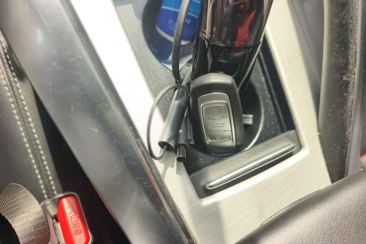 Used Geely Auto Emgrand X7 Sport 2020 1.8TD DCT Two-Wheel Drive Smart Connect 4G-Enabled Version