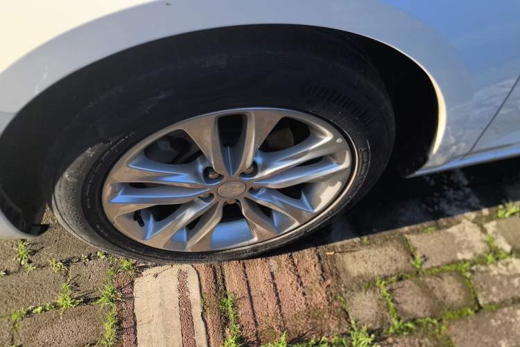 Used Buick Verano 2019 Sedan 20T Dual-Clutch Leading Model