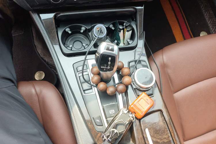 Used BMW 5 Series 2013 525Li Leading Model
