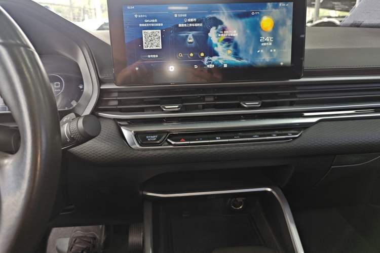 Used Geely Auto Emgrand 2022 4th Generation 1.5L CVT Luxury Model Audio And AC Panel