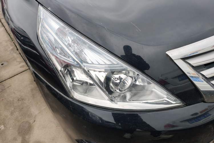 Used Nissan Teana 2011 2.0L XL Comfort Edition Right Front Headlight