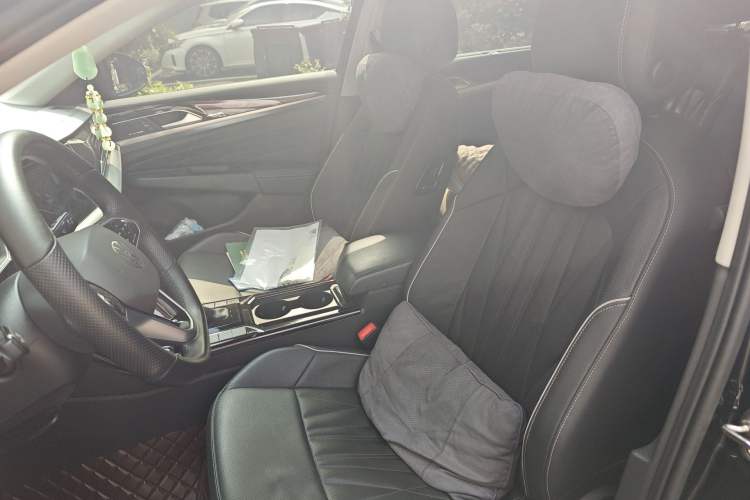 Used Volkswagen Passat 2023 Facelift 330TSI Luxury Edition Left Front Seat