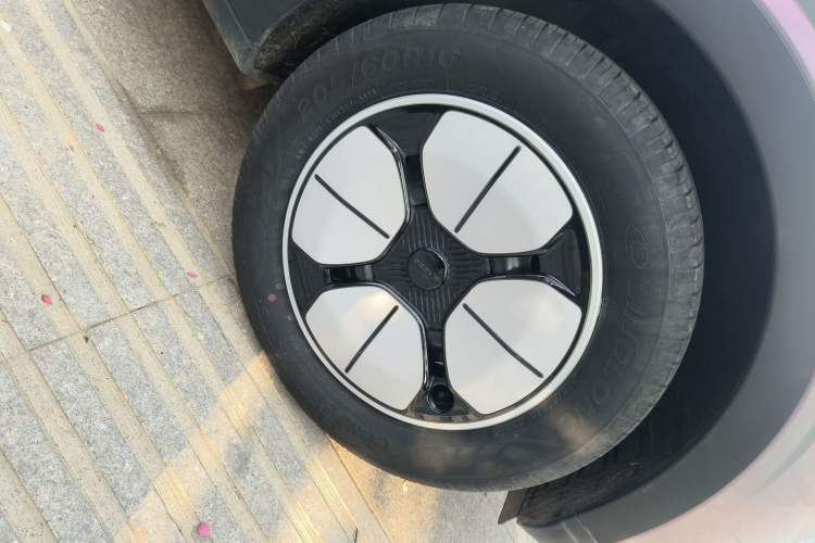 Used Geely Galaxy Geome 2025 310km Youth Edition Right Front Wheel Hub