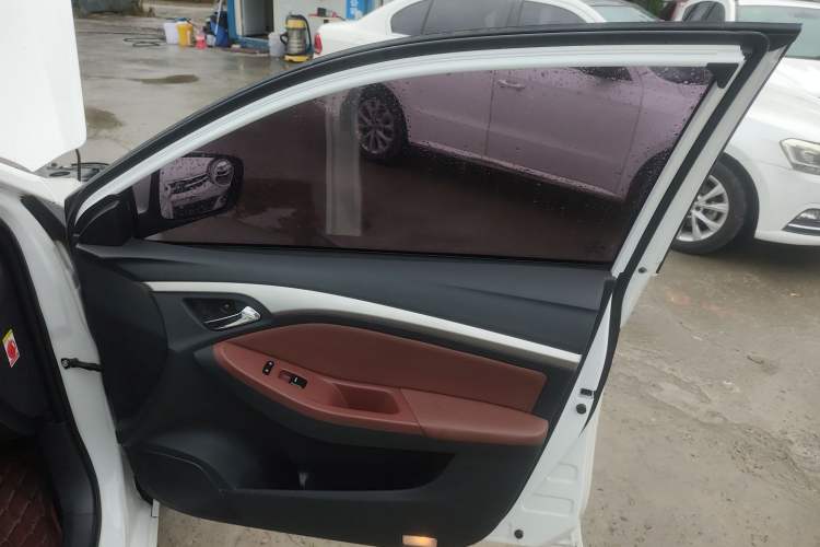 Used BYD G5 2014 1.5TID Automatic Prestige Model