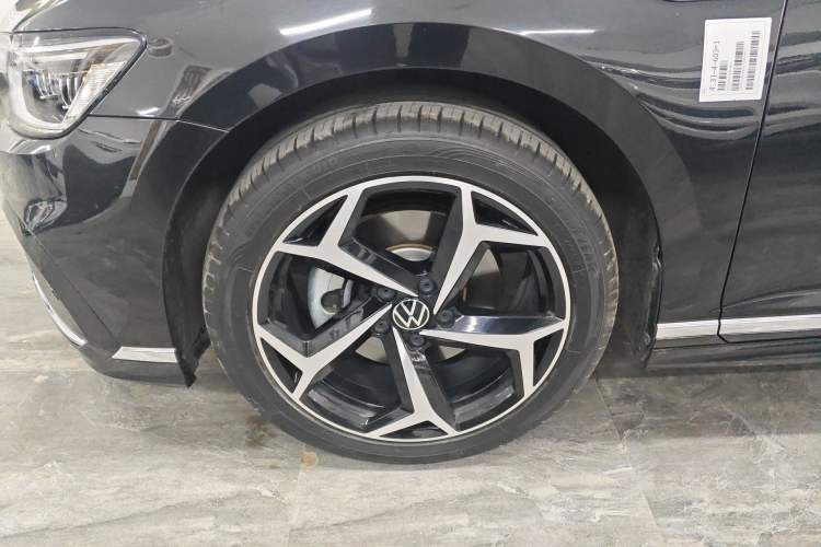 Used Volkswagen Magotan 2023 2 Million Units Limited Edition 280TSI DSG Leading Version Left Front Wheel Hub