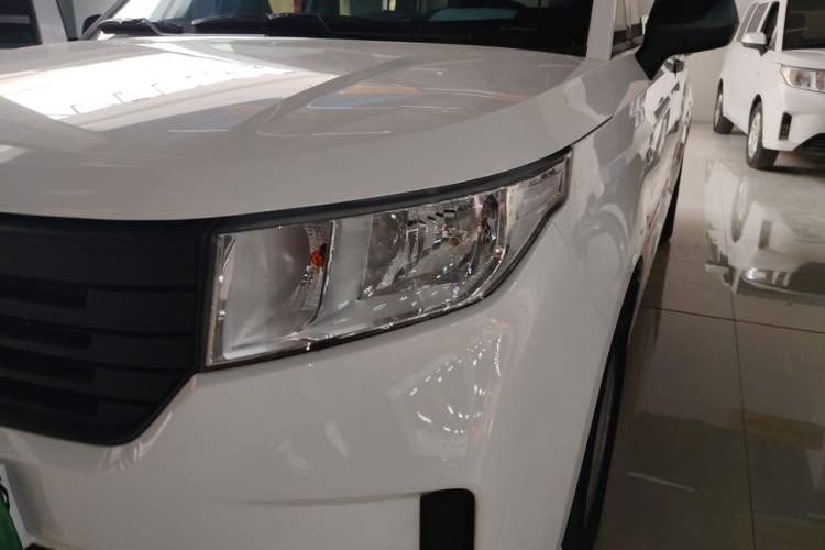 Used Wuling Hongguang PLUS 2020 1.5L Manual Standard Edition 5 Seats Left Front Headlight