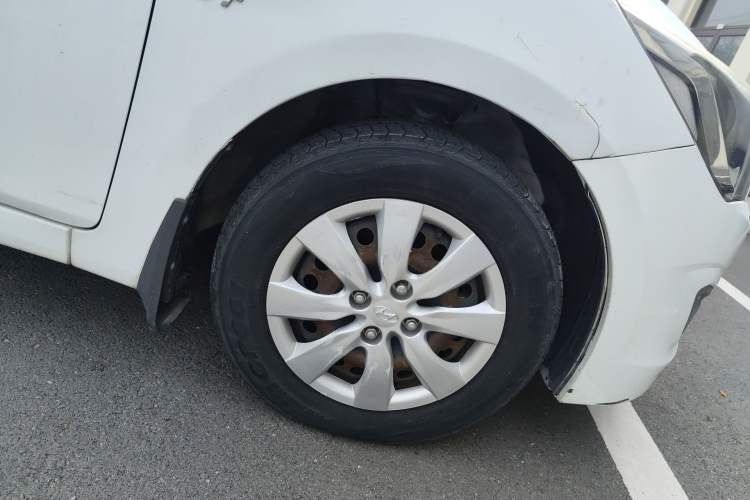 Used Hyundai Verna Ray 2014 1.4L Manual GL Right Front Wheel Hub