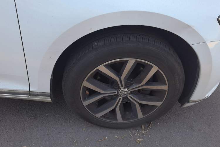 Used Volkswagen Variant 2017 380TSI Two-Wheel Drive Comfort Edition Right Front Wheel Hub