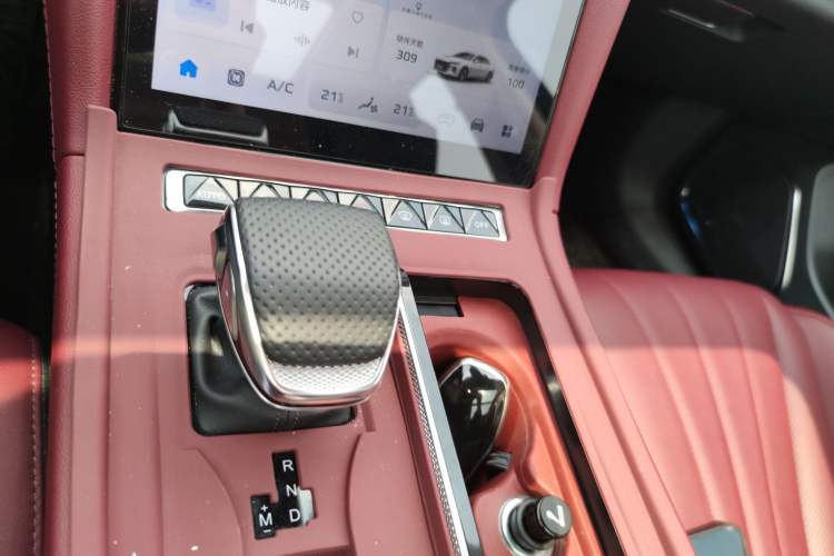 Used Hongqi H5 2025 1.5T DCT Qiyun 500 000th Unit Commemorative Edition Gear Lever