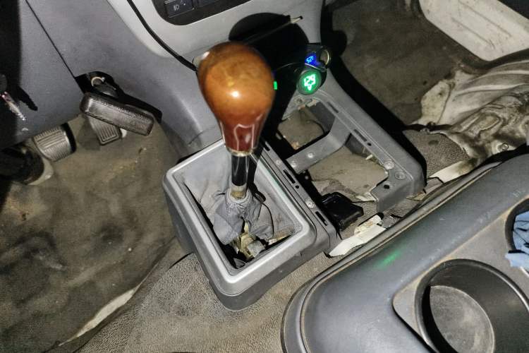 Used Foton Scenic 2011 2.0L Express Standard Short-Wheelbase Low-Roof 486EQV4