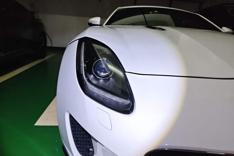 Used Jaguar F-TYPE 2019 2.0T Hardtop Version
