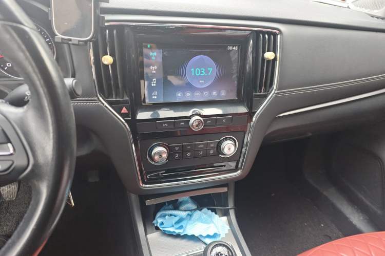 Used Roewe i6 2017 20T Manual Luxury Edition