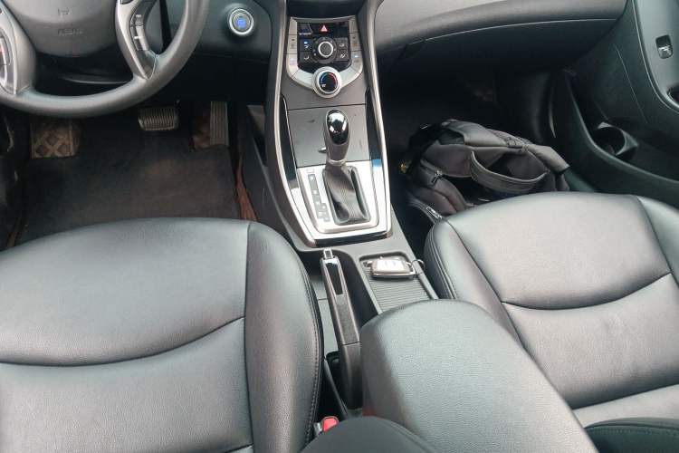 Used Hyundai Elantra (5th Generation / Langdong) 2016 1.6L Automatic Prestige Model
