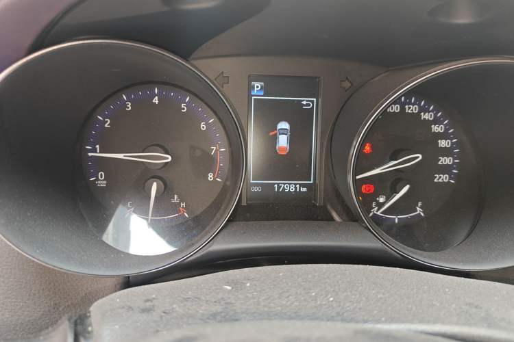 Used Toyota IZOA 2020 2.0L Enjoy Edition Odometer Close Up