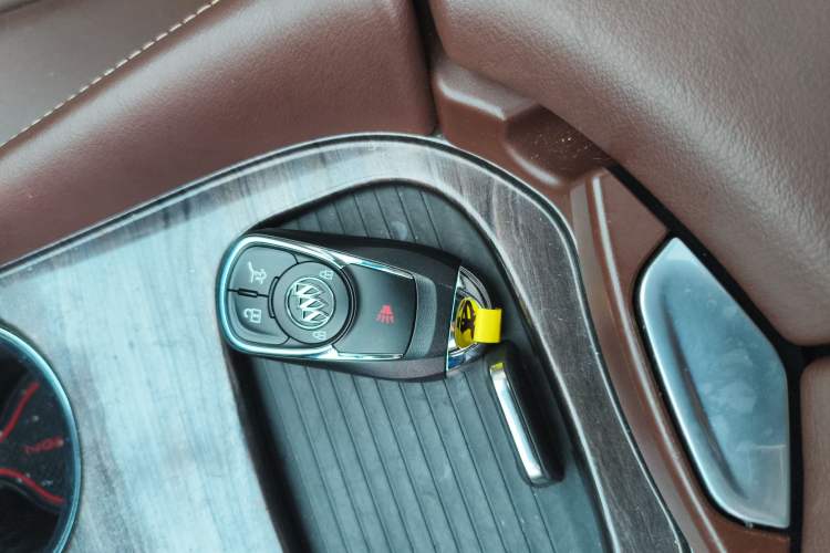 Used Buick Envision 2017 28T Four-Wheel Drive Luxury Model Vehicle Key