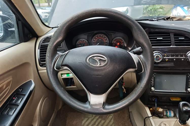 Used Soueast V3 Lingyue 2013 Revised Version 1.5L Manual – Affordable Edition Steering Wheel