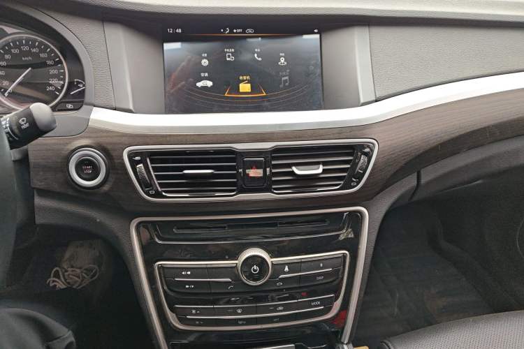 Used Geely Auto Emgrand GT 2017 1.8T Luxury Model Audio And AC Panel