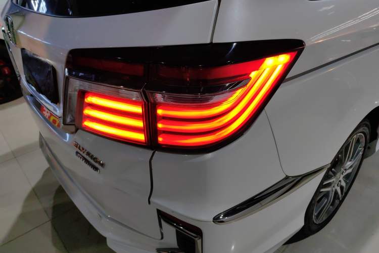 Used Honda Elysion 2019 2.0L Hybrid Luxury Edition
