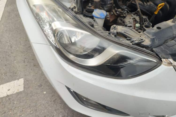 Used Hyundai Elantra (5th Generation / Langdong) 2013 1.6L Automatic Leading Model Right Front Headlight