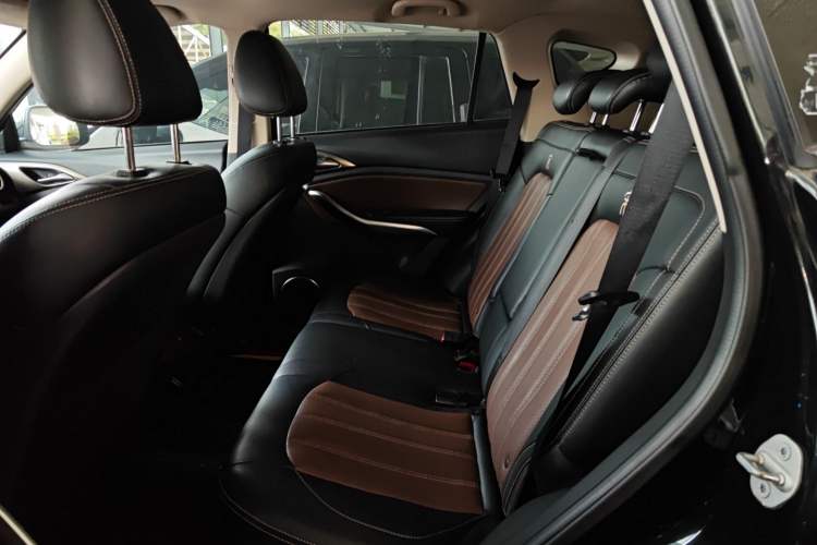 Used BYD Song 2017 Gaishi Upgrade Edition 1.5TI Manual Elite Model
