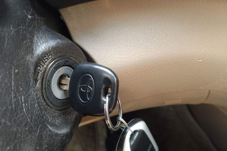 Used Toyota Highlander 2012 3.5L 4x4 7-Seater Elite Edition Vehicle Key