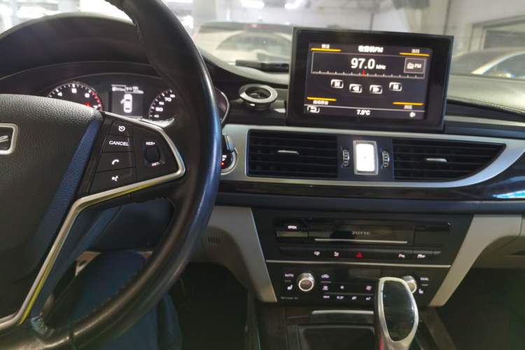 Used Zotye Z700 2016 1.8T DCT Elegant Version
