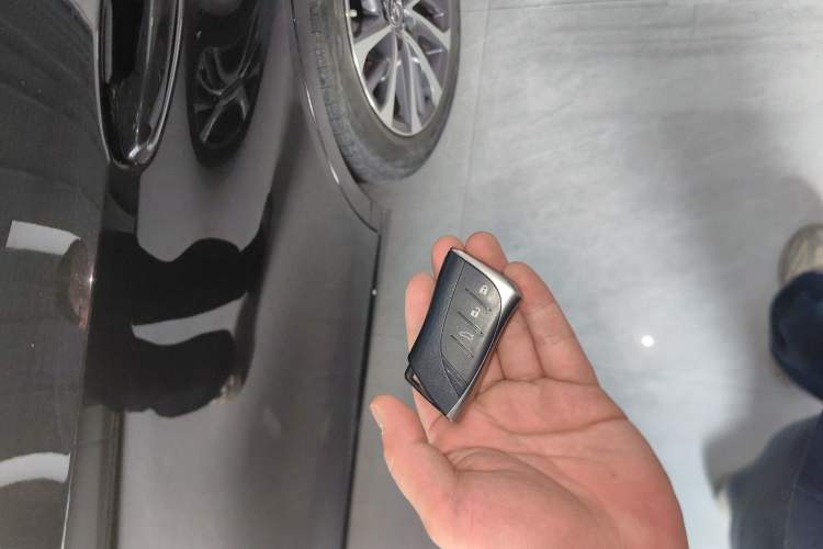 Used Lexus ES 2022 200 Excellence Edition Vehicle Key