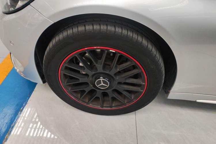 Used Mercedes-Benz C-Class 2015 Revised C 200 L Sport Edition Left Front Wheel Hub