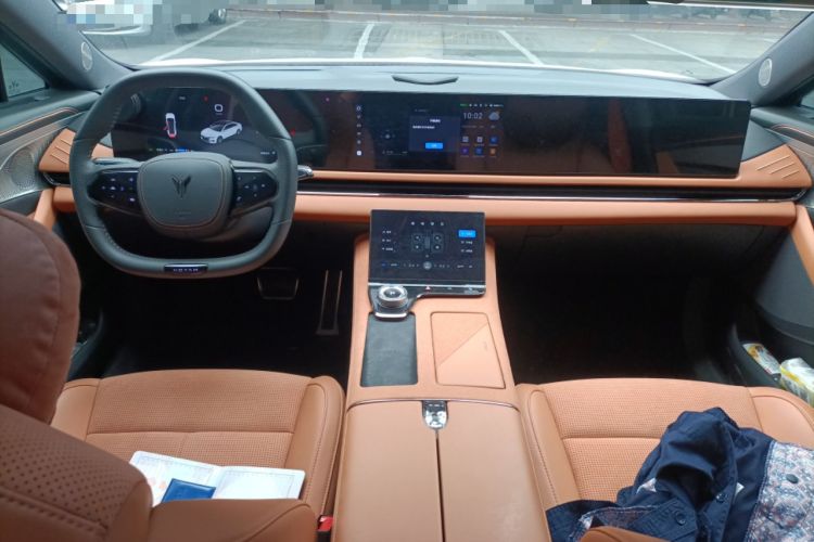 Used VOYAH PASSION 2024 PHEV Four-Wheel Drive Ultra-Long Range Executive Edition Center Console