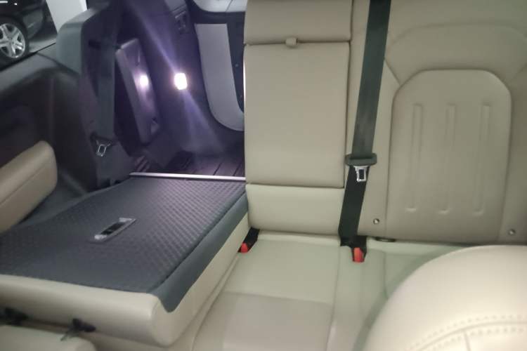 Used Land Rover Defender 2022 90 2.0T P300 Tiger-Power Ambition Edition
