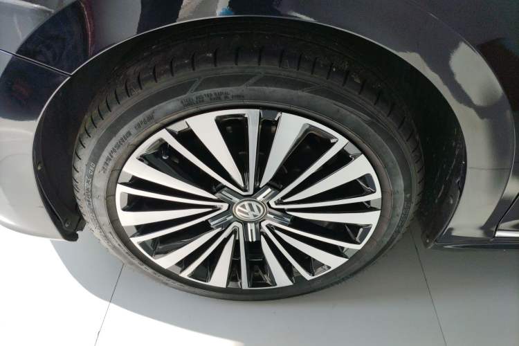 Used Volkswagen Passat 2020 330TSI Luxury Edition China VI