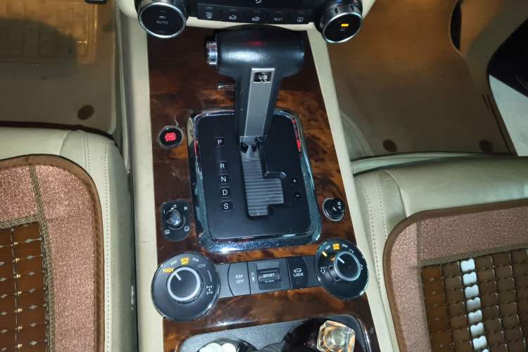 Used Volkswagen Touareg 2007 3.6L Top-Tier Version