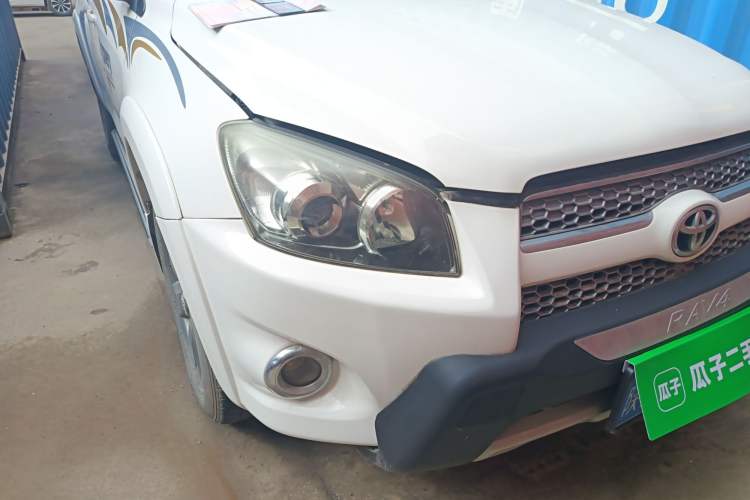 Used Toyota RAV4 2012 Luxurious Edition 2.0L Automatic All-Wheel Drive
