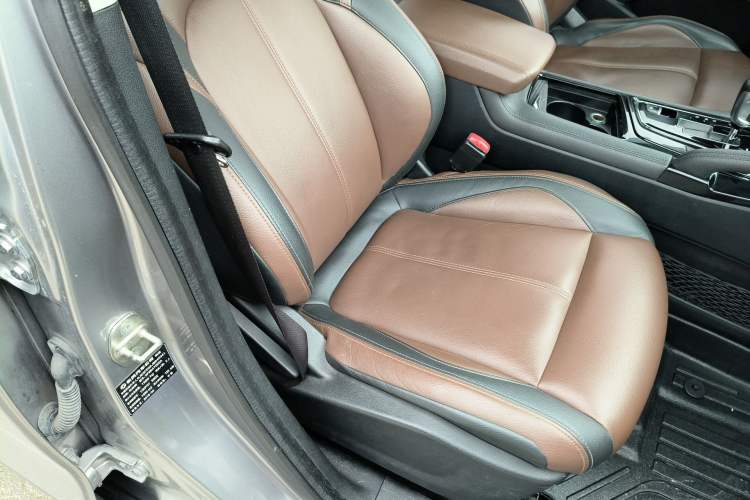 Used Dongfeng Aeolus AX7 2018 Classic 1.6T Automatic Luxury Model Right Front Seat