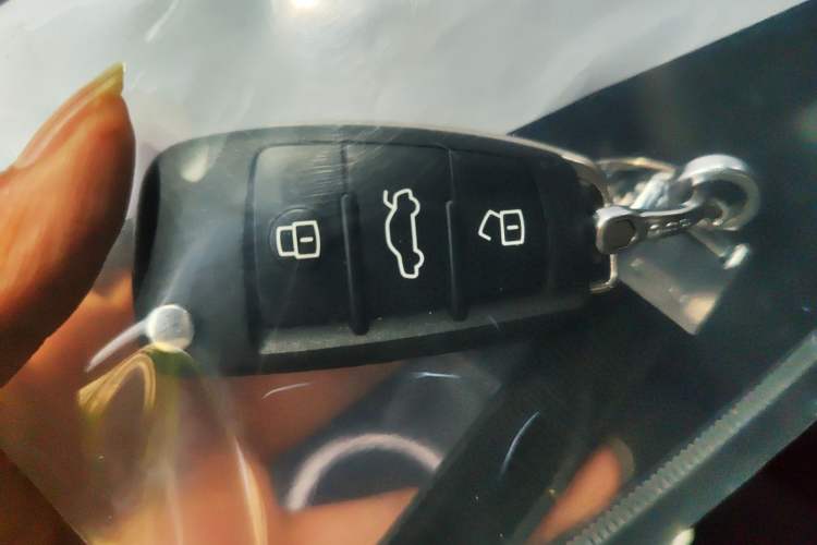 Used Audi A3 2017 Cabriolet 40 TFSI Vehicle Key