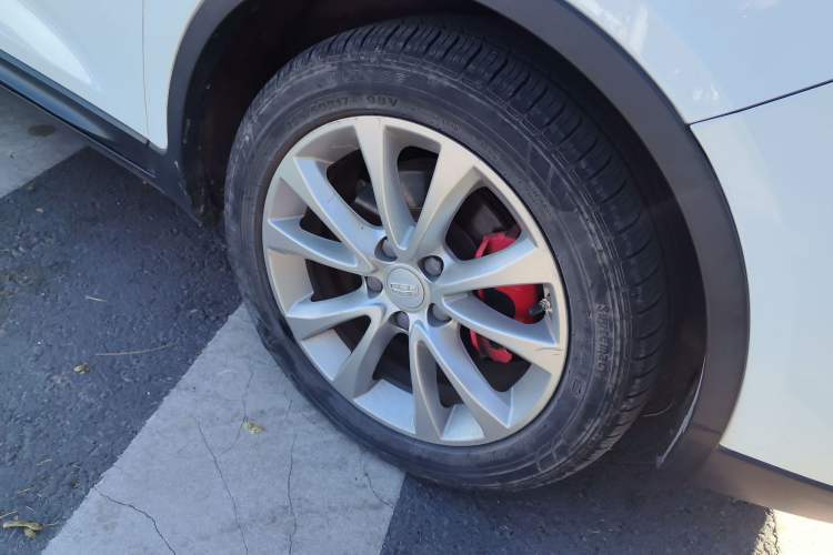 Used Geely Auto Emgrand GS 2016 Sport Edition 1.3T Automatic LingShang Model Right Front Wheel Hub