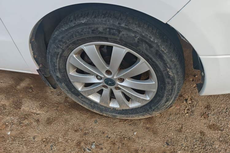 Used JAC Group Refine M5 2013 2.0T Gasoline Automatic Business Edition
