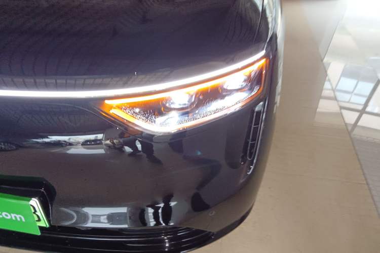 Used Hima AITO M8 2025 Extended-Range Max+ Version 53.4 kWh 5-Seater Edition Left Front Headlight