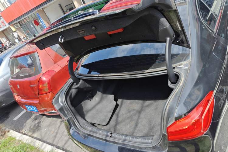 Used BMW 5 Series 2018 Restyled 530Li Leading Edition M Sport Package
