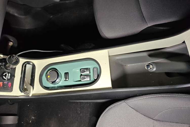 Used CHANGAN Lumin 2024 130km Qingyue Version Gear Lever