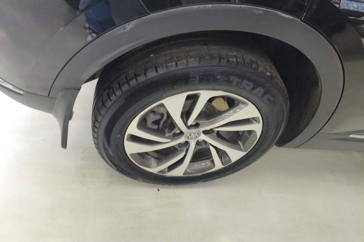 Used Buick Envision 2022 Encore S 652T Two-Wheel Drive Elite Model Right Rear Wheel Hub