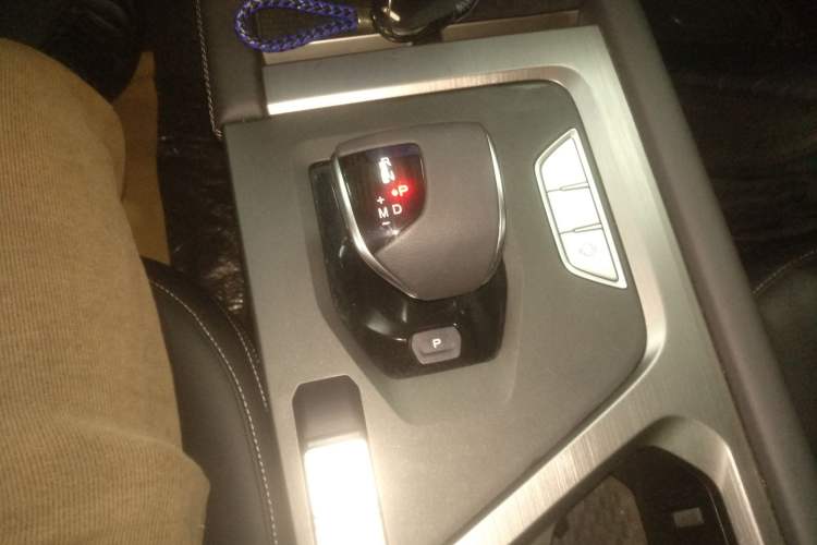 Used JETOUR X70S 2023 1.5T DCT Glory Edition 7-Seater
