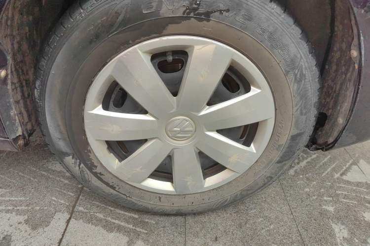 Used Volkswagen Santana 2015 1.4L Manual Fashion Edition Right Front Wheel Hub