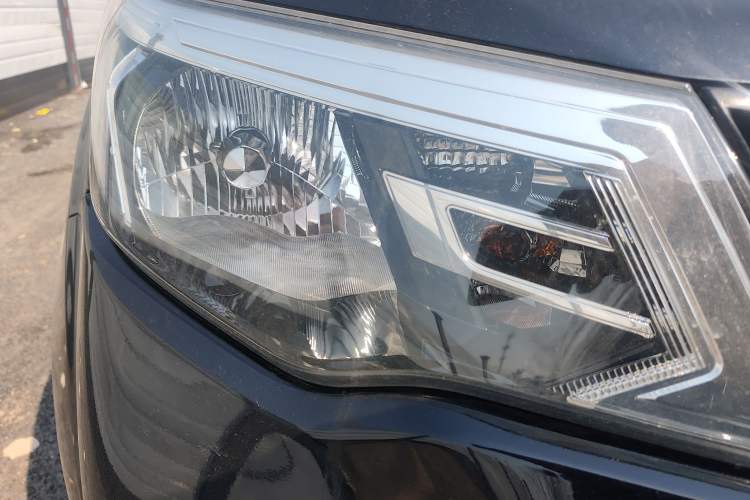 Used Nissan Terra 2020 2.5L XL Upper 4WD Automatic Four-Wheel Drive Luxury Edition Right Front Headlight