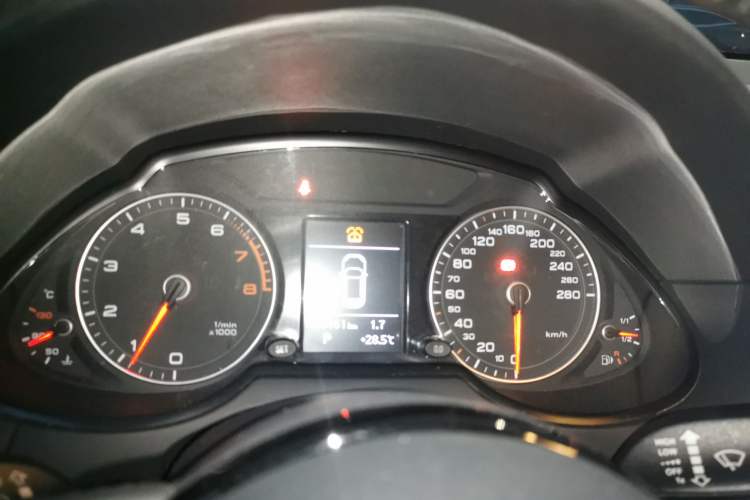 Used Audi Q5 2018 Collector's Edition 40 TFSI Ambition Model Instrument Cluster