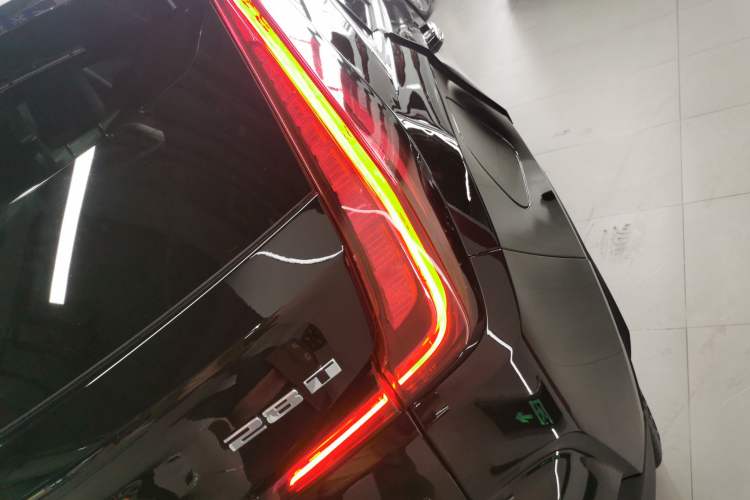 Used Cadillac XT4 2021 28T Two-Wheel Drive Tech Edition